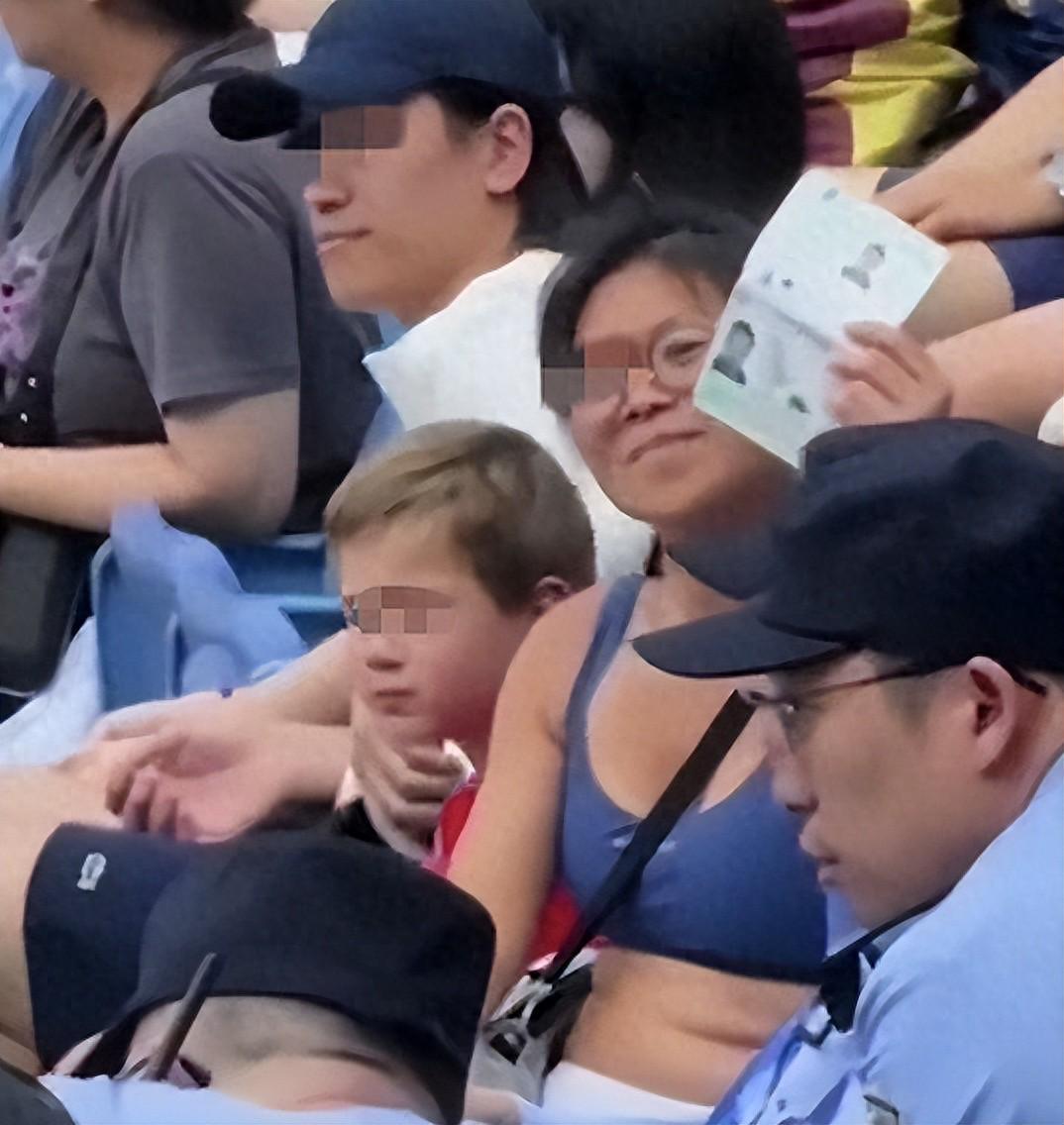 上海网球赛闹事女子身份曝光：生活奢靡，前男友竟是机长