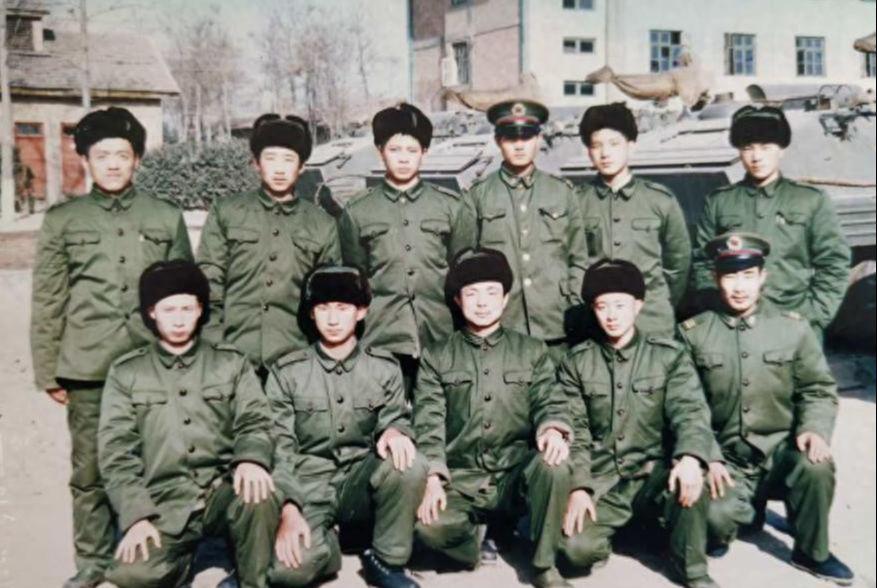 战友三十年大聚会：56人赴约，指导员感言泪洒现场