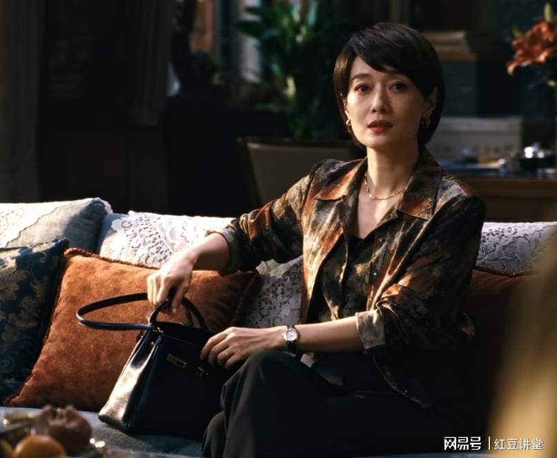 国庆婚礼随礼9万，嫂子给侄女红包却暗藏玄机