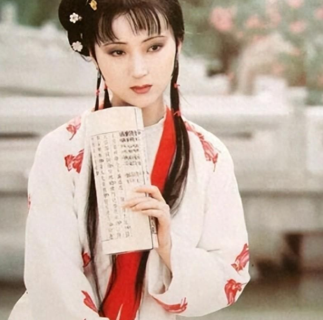 陈晓旭童年与父母合影