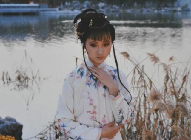 陈晓旭红楼梦定妆照