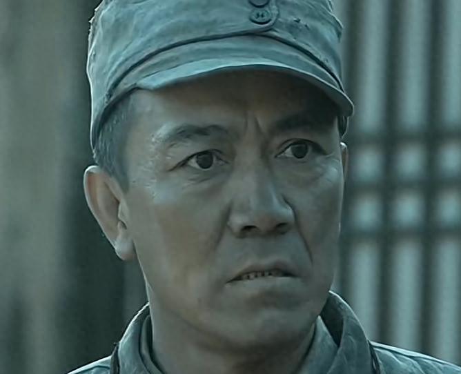 重温《亮剑》：解析李云龙为何对邢副团长又嫌又托