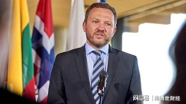 法国扣船激化矛盾，俄罗斯强硬反制：扣西方油轮或派军舰护航