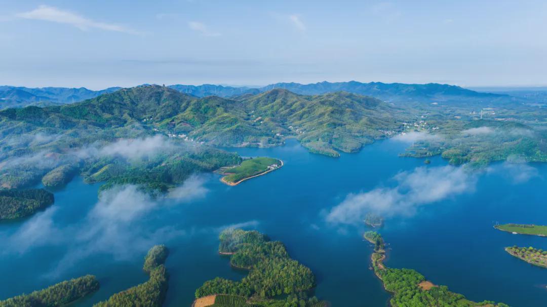 国内几乎“0差评”的城市！不宰游客，太惊艳了，60岁前一定要去一次！！