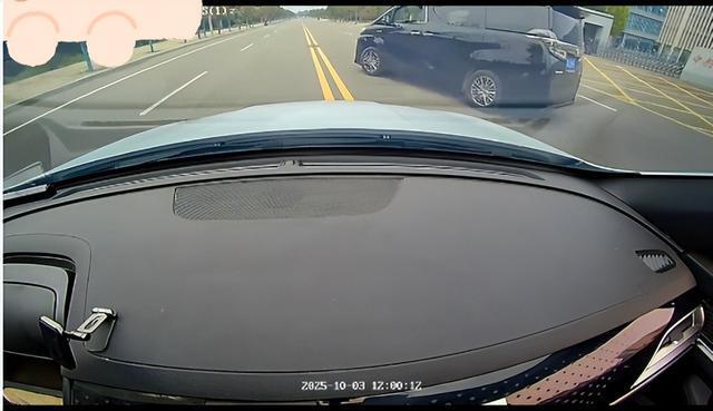 载客网约车遭丰田别车，男子自称公安局的；临汾交警支队回应：辖区大队已介入调查