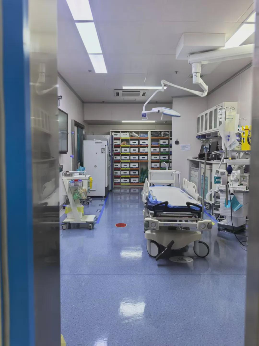 宁波32岁男子因暴食送EICU！医生：高脂血症胰腺炎年轻化，病死率高