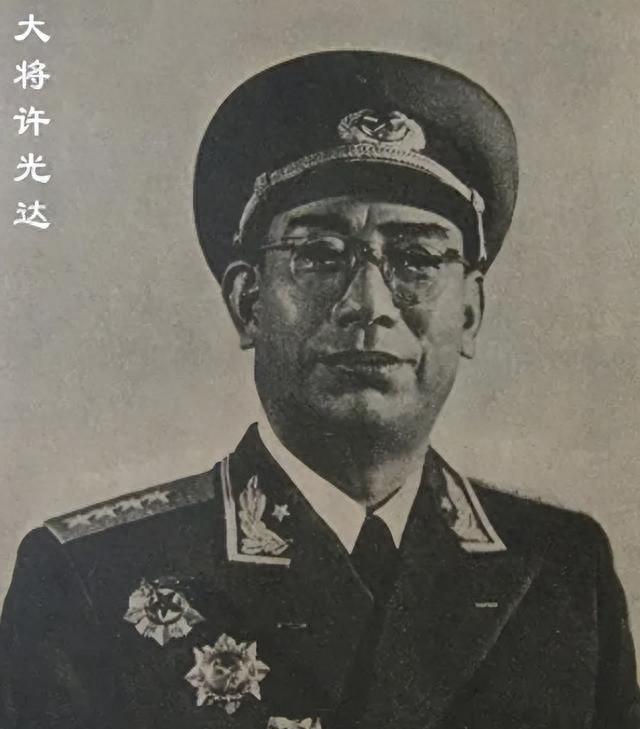 1955年授衔：王震为何从拟授大将变为上将？关键因素揭秘