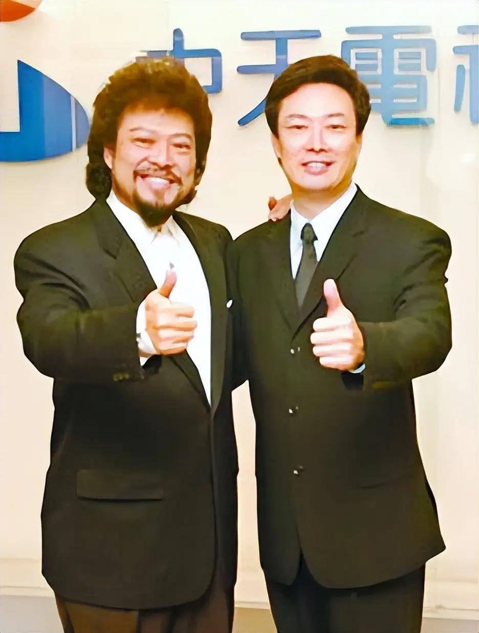 明明是同一个妈，长相却天差地别，这4位明星的兄弟姐妹让人开眼