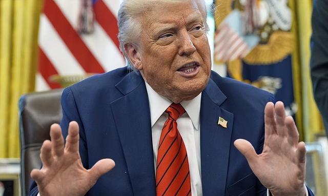 特朗普动真格！签署命令严惩焚烧国旗，白宫发言人：绝不容忍暴力