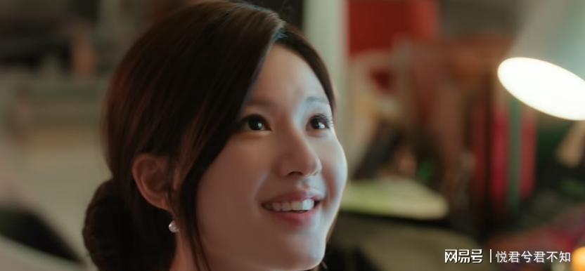 《许我耀眼》剧情大反转：许妍如何逆袭豪门？