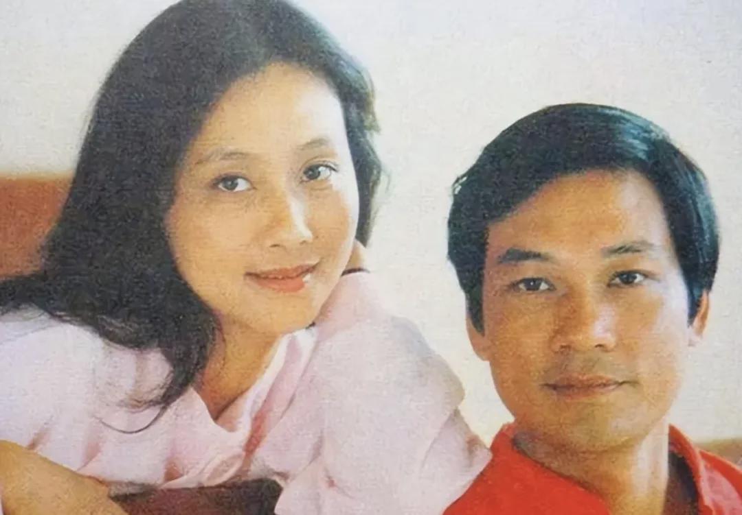 黄梅莹金鑫夫妻合照