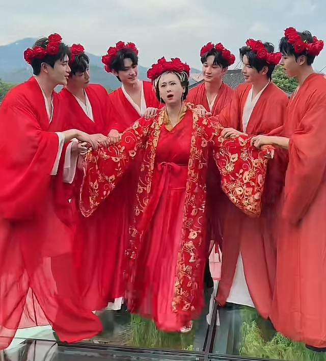 港星扎堆内地景区：江华再演皇帝，林俊贤郑国霖同饰李世民引热议
