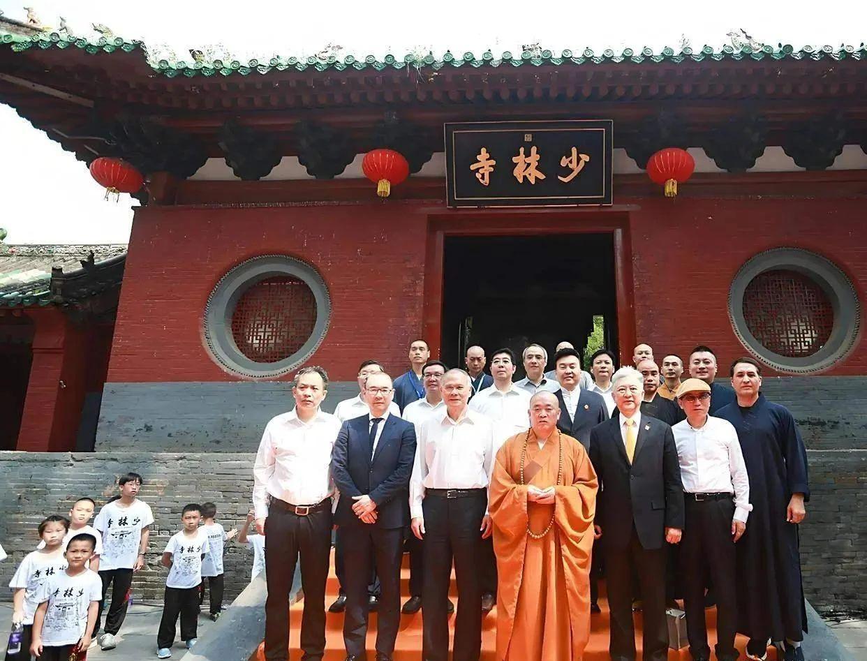 释永信与九亿姐双修传闻深度解析：少林寺背后的风波