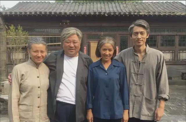 54岁李歌：30岁成名，40岁剧组意外怀孕，幸福人生揭秘