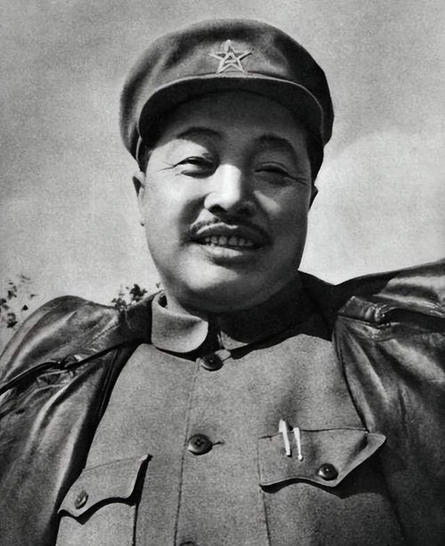 周总理准备送胡志明一架飞机，却出现质量问题，贺龙大怒：没志气