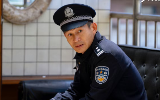 爱奇艺独家！王志文任素汐领衔12集悬疑喜剧《消失的大象》