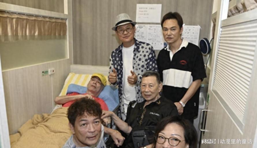 TVB绿叶中秋探望老友感触落泪，秦煌双脚肿胀发黑，张伟文已失智