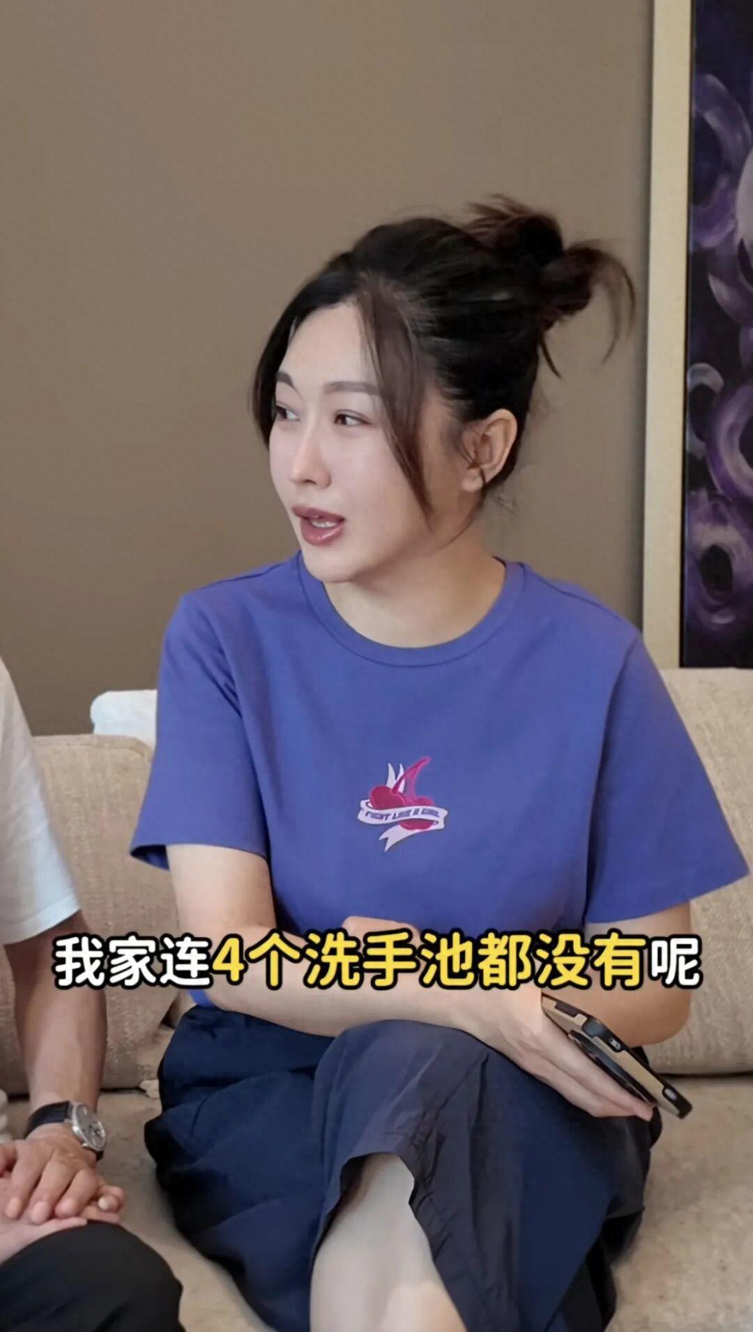潘长江父女辟谣移民美国及4泳池传闻，否认卖假酒