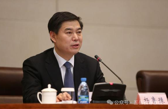 济南“官场双煞”：权力博弈、迷信荒唐，从政坛明星到阶下囚的惨痛教训