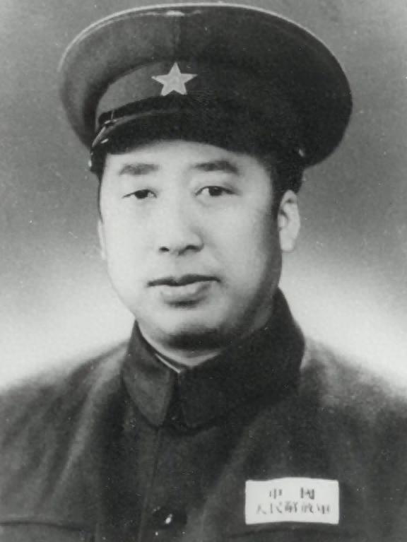 他曾与彭德怀平起平坐，55年大授衔却没他，临终遗言只写了2个字
