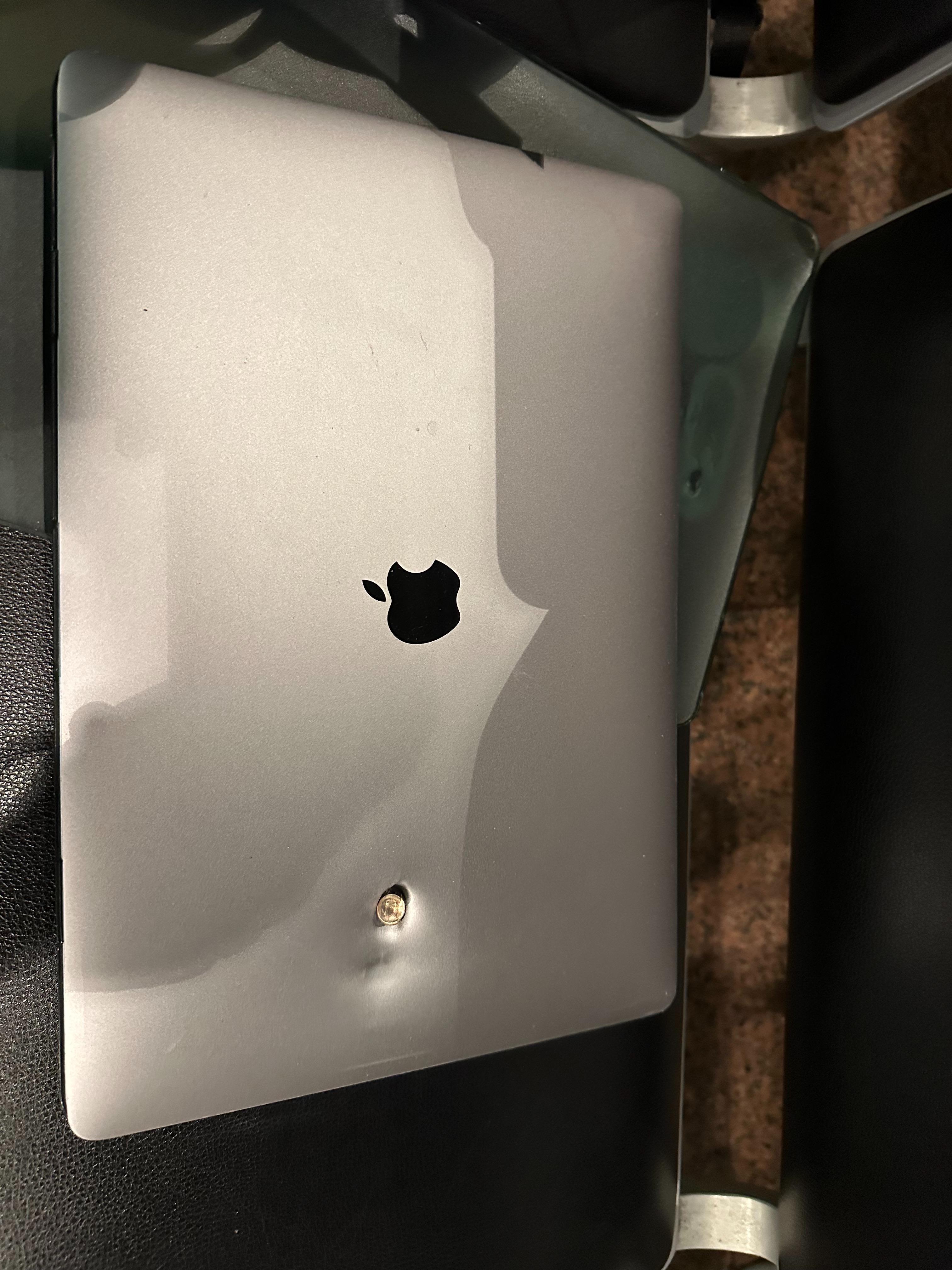 中国小伙巴西遇持枪抢劫：电脑挡子弹，揭秘海外安全禁忌