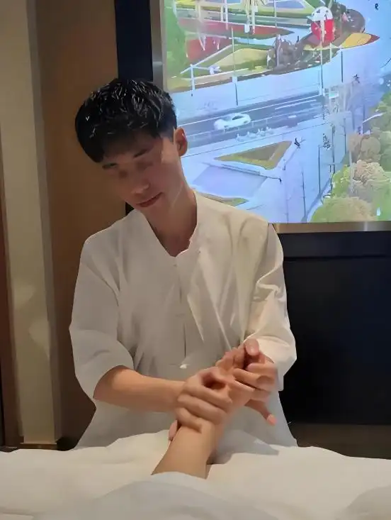 男按摩师自述：高端会所里女客人的多样需求