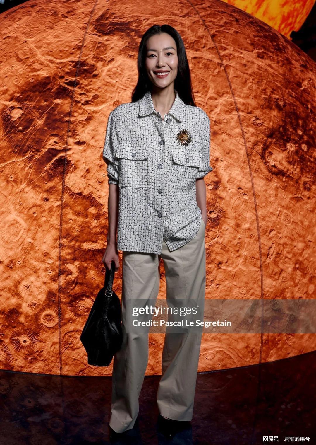 香奈儿红毯：周迅表情管理引热议，窦靖童寸头造型惊艳全场