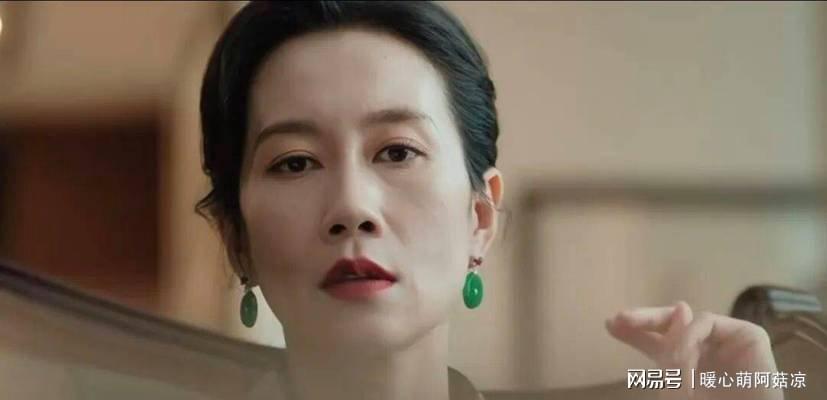 《许我耀眼》赵露思VS46岁女配：演技与角色塑造的深度对比