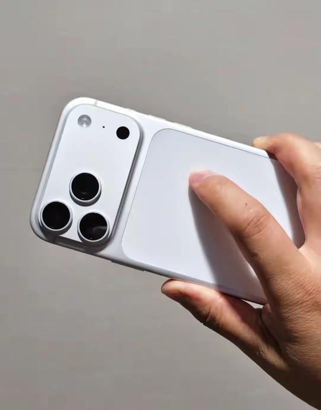 iPhone 17 Pro Max深度体验：铝合金机身引领革新，十大亮点解析