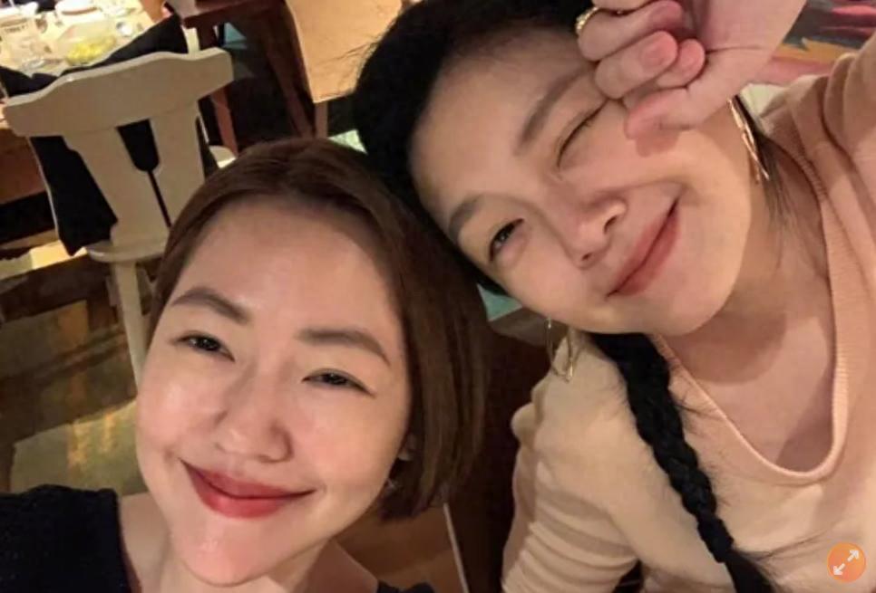大S离世后范玮琪认S妈为亲妈，S妈露笑颜引关注