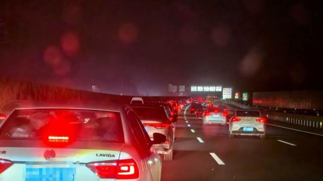 杭州夫妻国庆返程：22小时自驾从北京回西湖