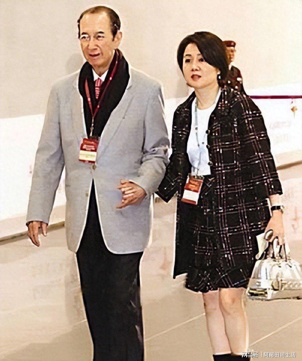 梁安琪：为赌王诞下五子，成就豪门传奇人生