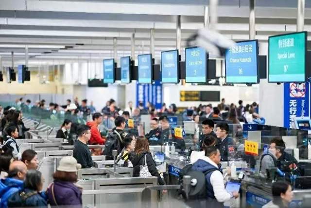 德韩多地现中文专属标语，中国游客遭区别对待，谁还愿前往？