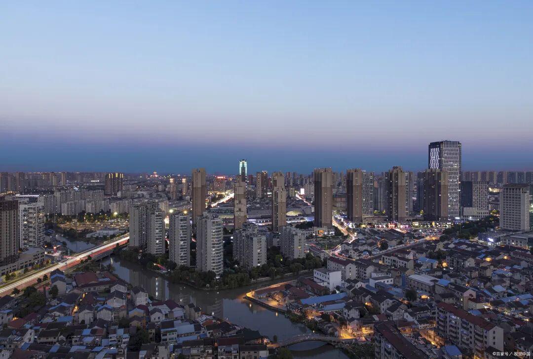 2025文旅行业大洗牌：泡沫破裂下的大批项目倒闭潮