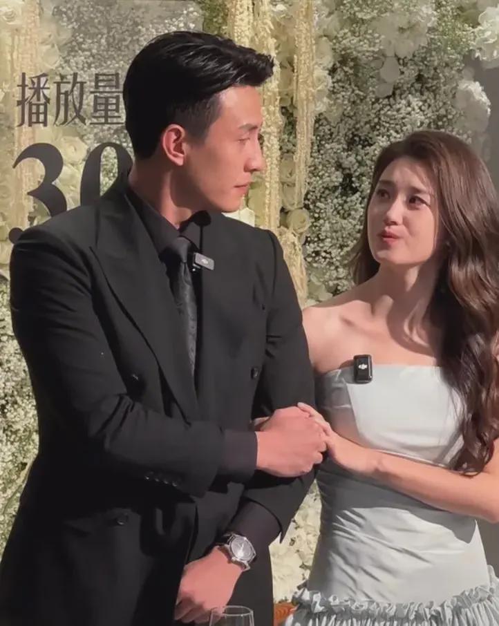 《盛夏芬德拉》播放量破30亿 主演庆功宴甜蜜落泪