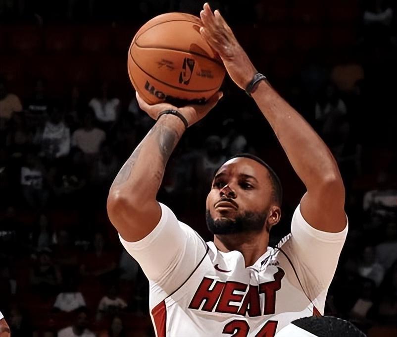 24分钟狂轰29+12！热火新星威尔完胜文班亚马，少林寺特训成效存疑？