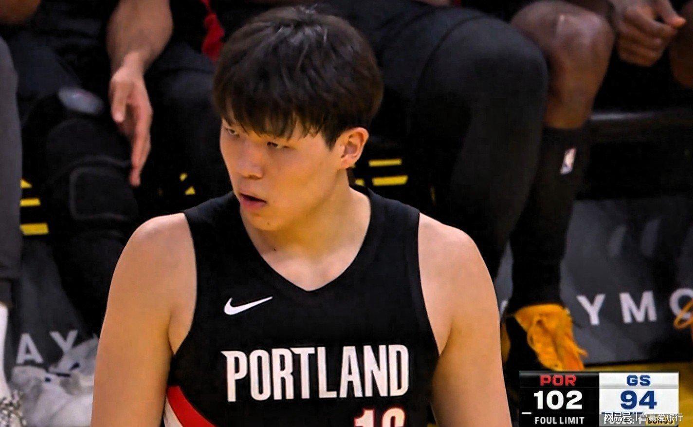 杨瀚森NBA首秀数据解析：4分4板与姚明首秀对比