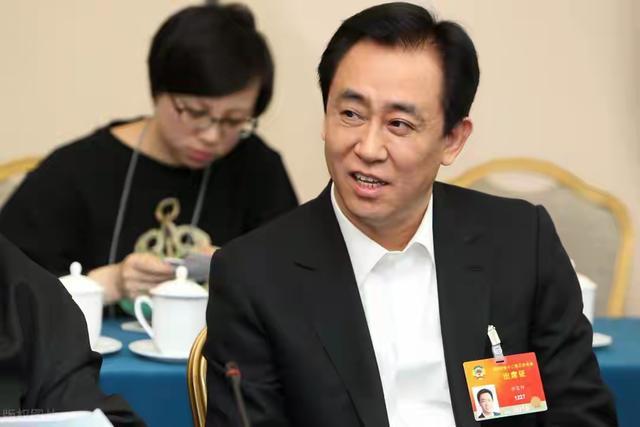 许家印终于交代了：一年700万，养了个恒大歌舞团，提供3大服务！