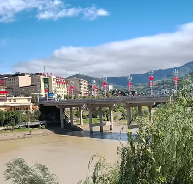 陕西29岁新郎跳河事件全解析：遗体已寻获，家属悲痛住院