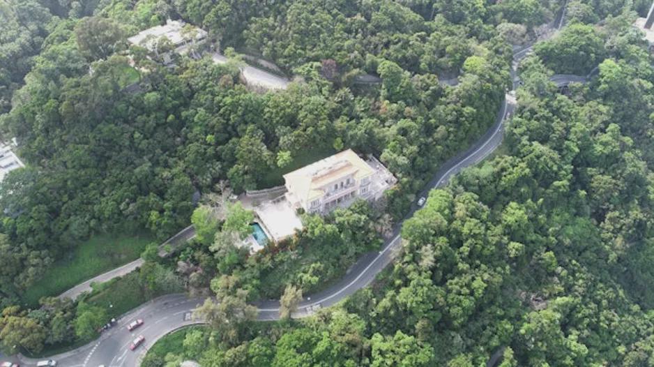 香港山顶道1号豪宅命案引发关注，或成最贵凶宅，业主张松桥背景揭秘