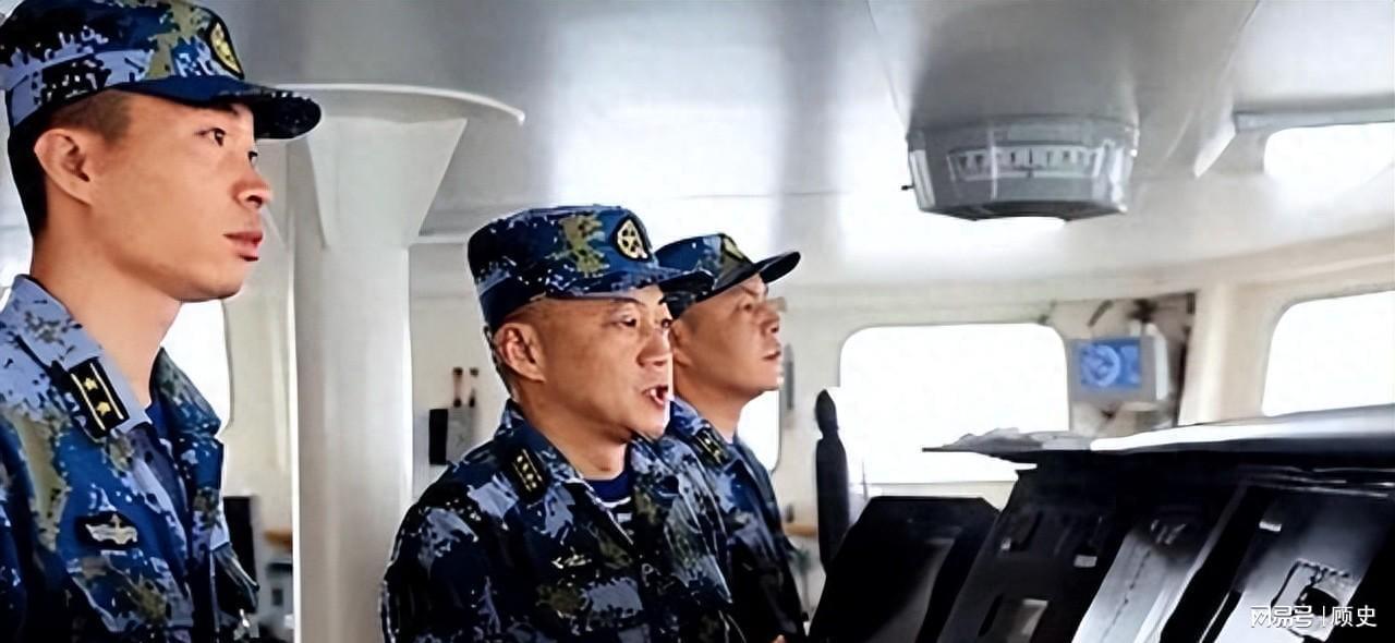航母指挥体系揭秘：舰长为何不是最高指挥官？四师级架构解析