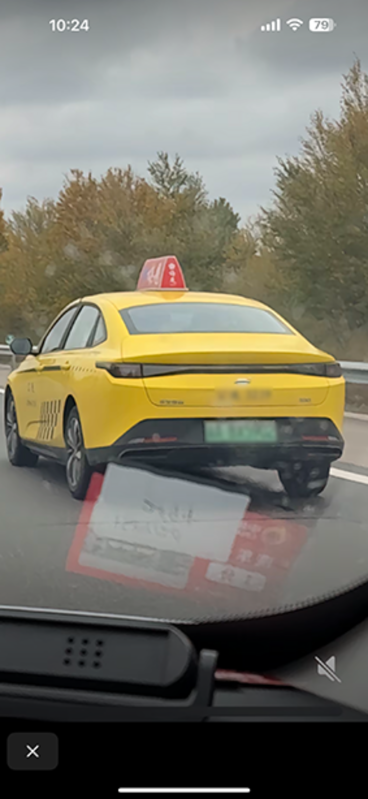 网友拍到的出租车