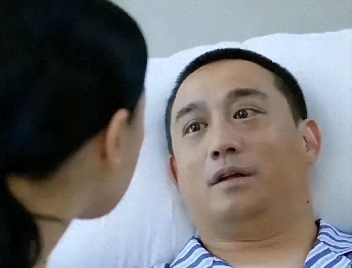 四天曝3个瓜！戴呼吸机、离婚、周慧敏肉软会玩，一个比一个意外