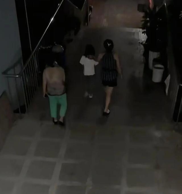 重庆7岁女孩父亲失联两天后离世，知情人：肝癌晚期病情恶化