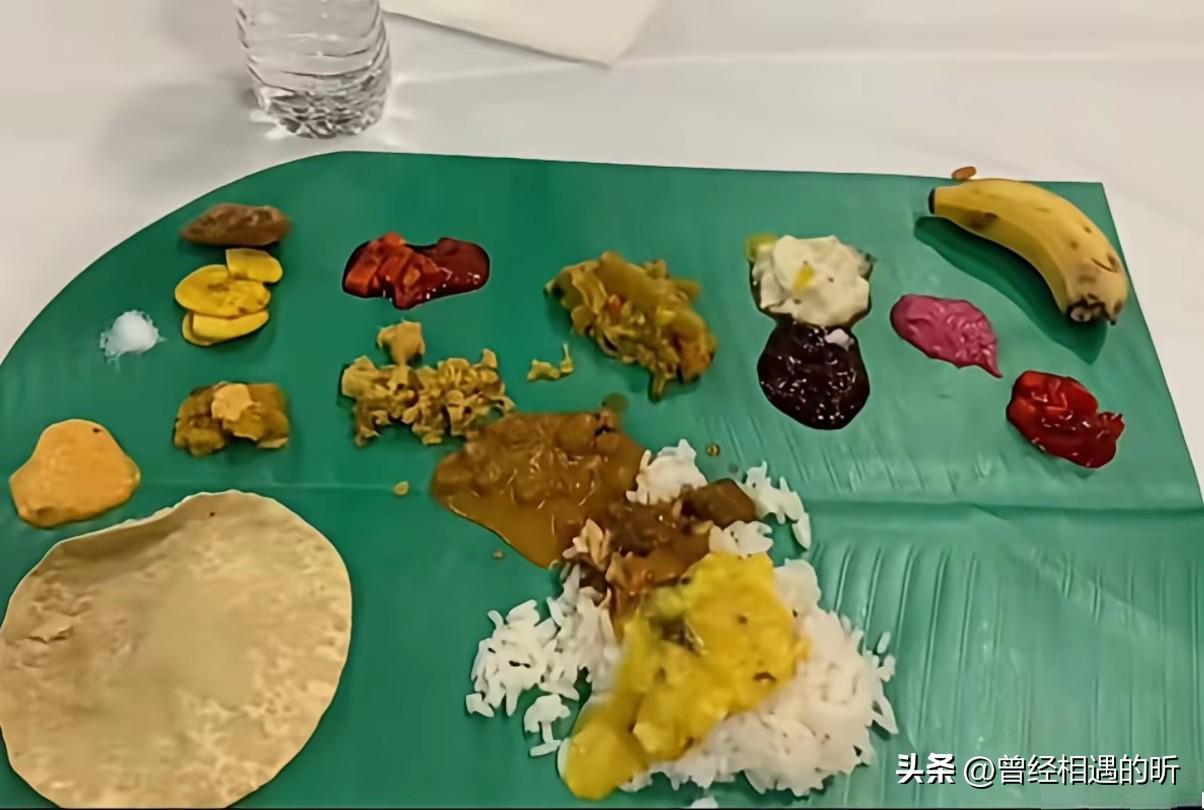 印度亚锦赛晚宴伙食引热议：国乒自带厨师，王楚钦带榨菜救急