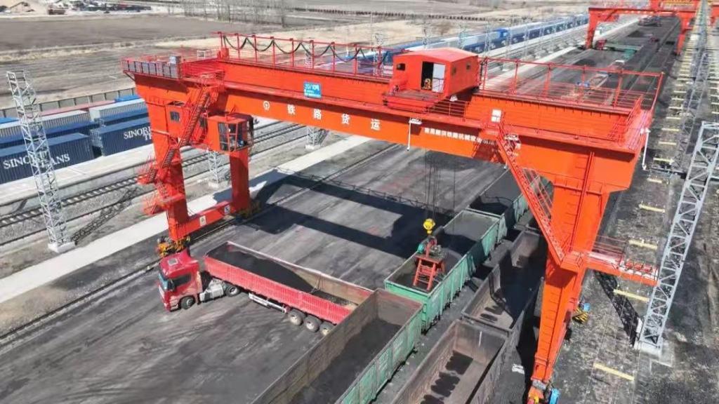 佳木斯口岸垄断运煤案终审：派出所所长零口供，辅警认罪