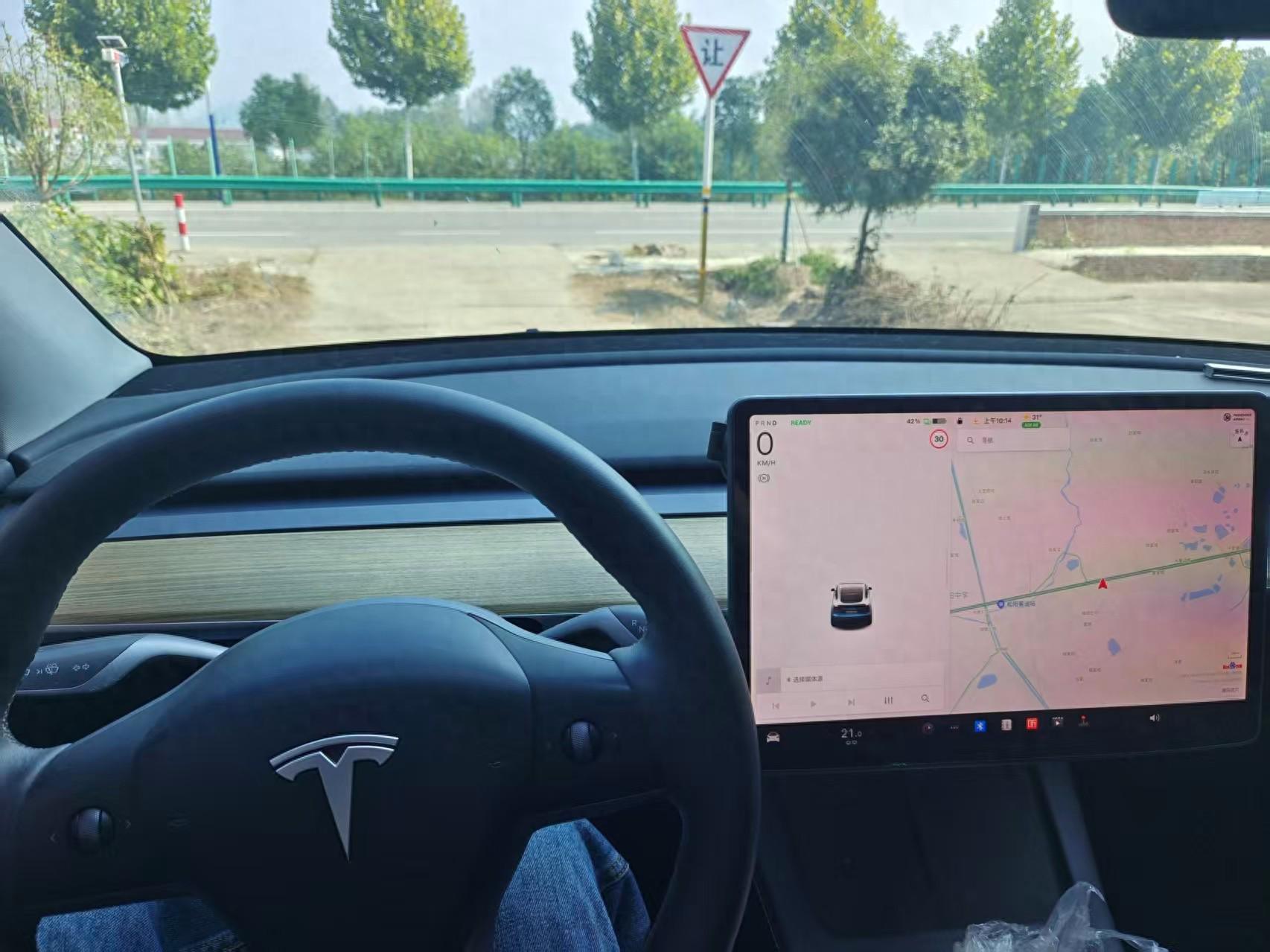 国庆回老家开了下特斯拉 Model Y，终于想通它为什么卖这么好了