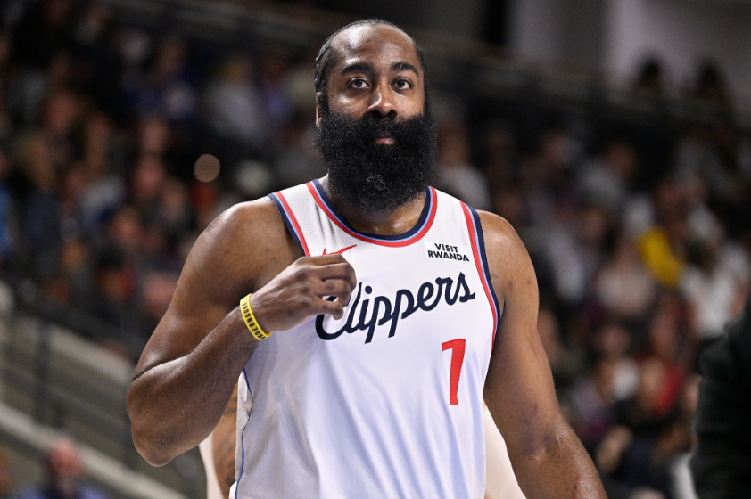 季前赛：哈登9助攻快船狂胜广州47分，陈国豪13分难救主