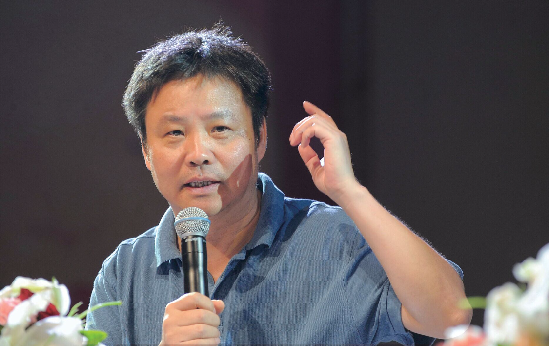 余华谈婚姻：到了一定年纪才懂，长久婚姻靠的不仅是爱