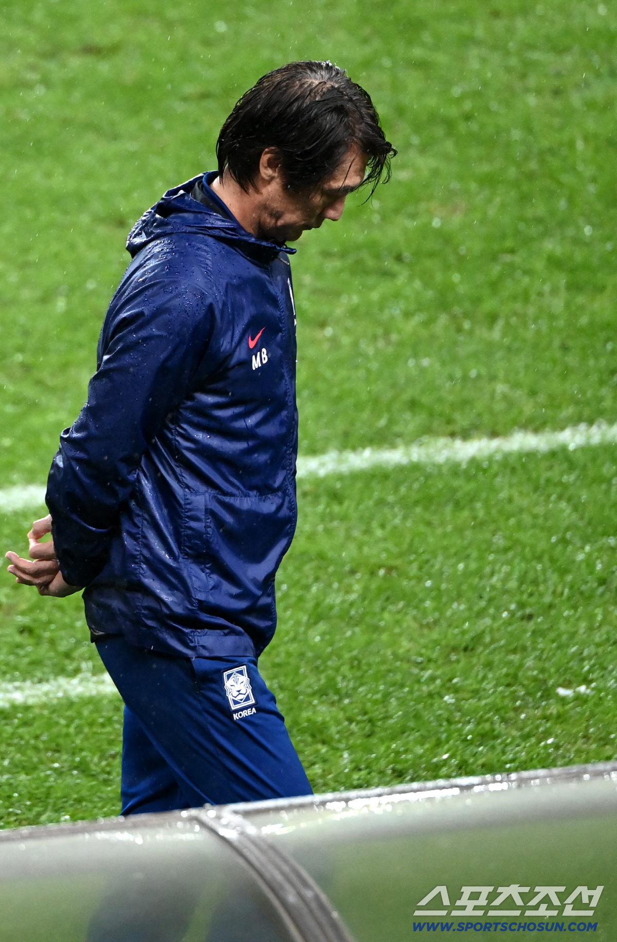 韩媒痛批金玟哉失误：3中卫体系难堪大用，韩国队惨败暴露实力差距